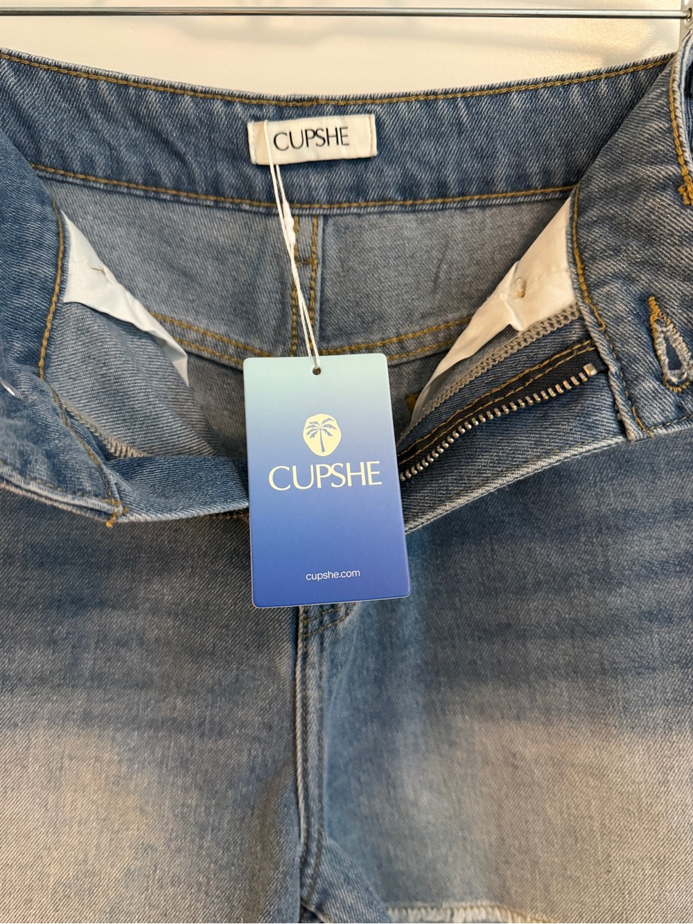 Cupshe Blue Denim Shorts with Red, White & Blue Flag Pockets - Picture 6 of 9